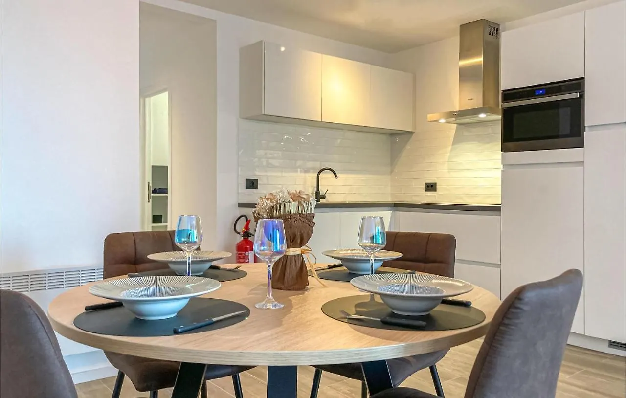 Amazing Apartment In Oostende With Wifi Bélgica