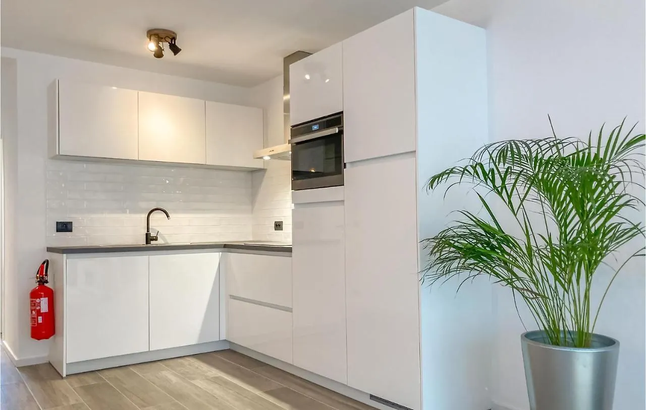 Amazing Apartment In Oostende With Wifi 0*, Ostend Bélgica