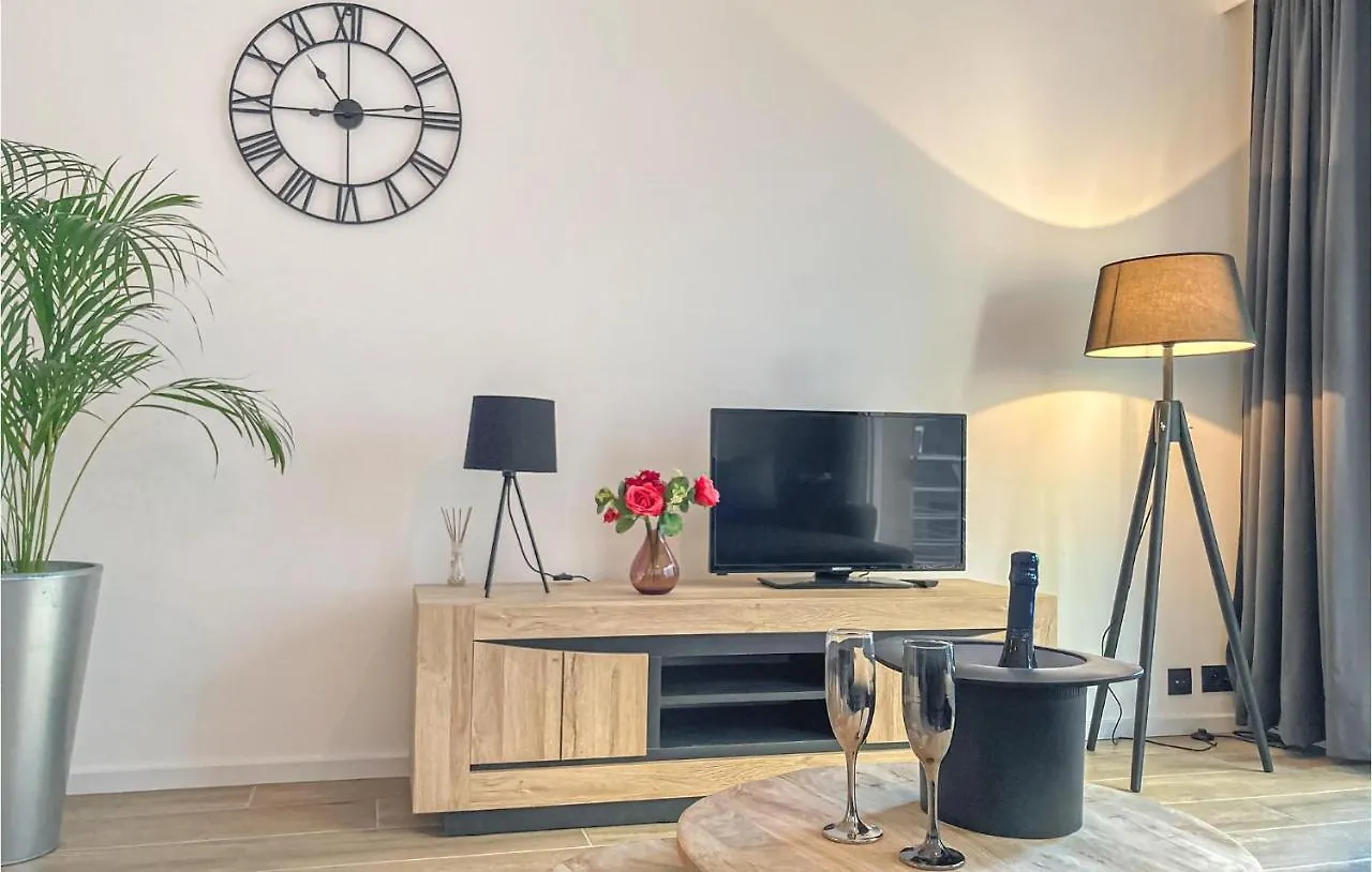 Amazing Apartment In Oostende With Wifi Bélgica